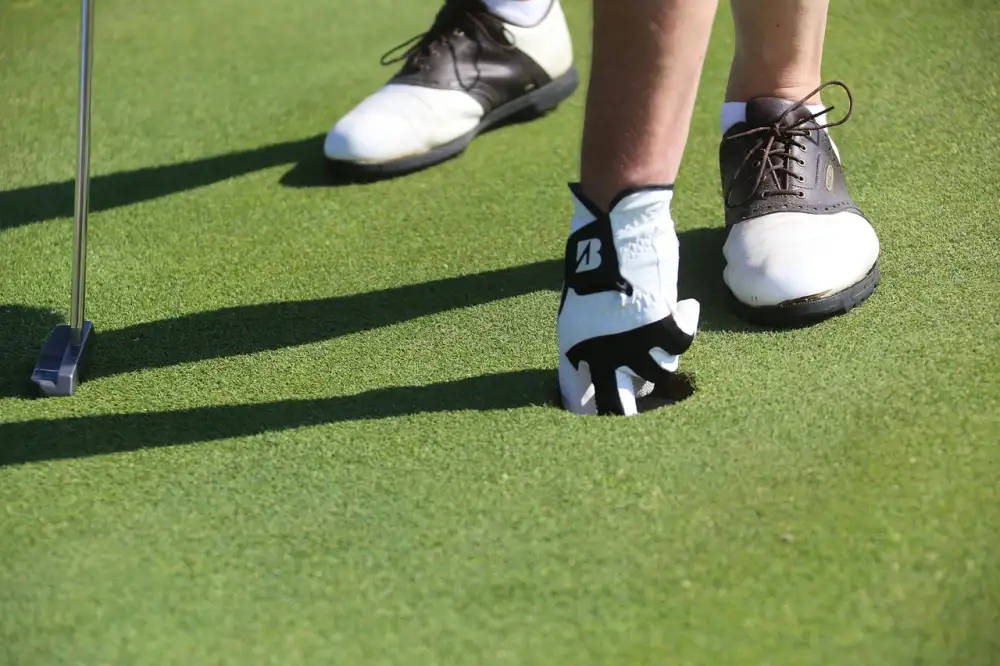 Best Golf Shoe For Wide Feet