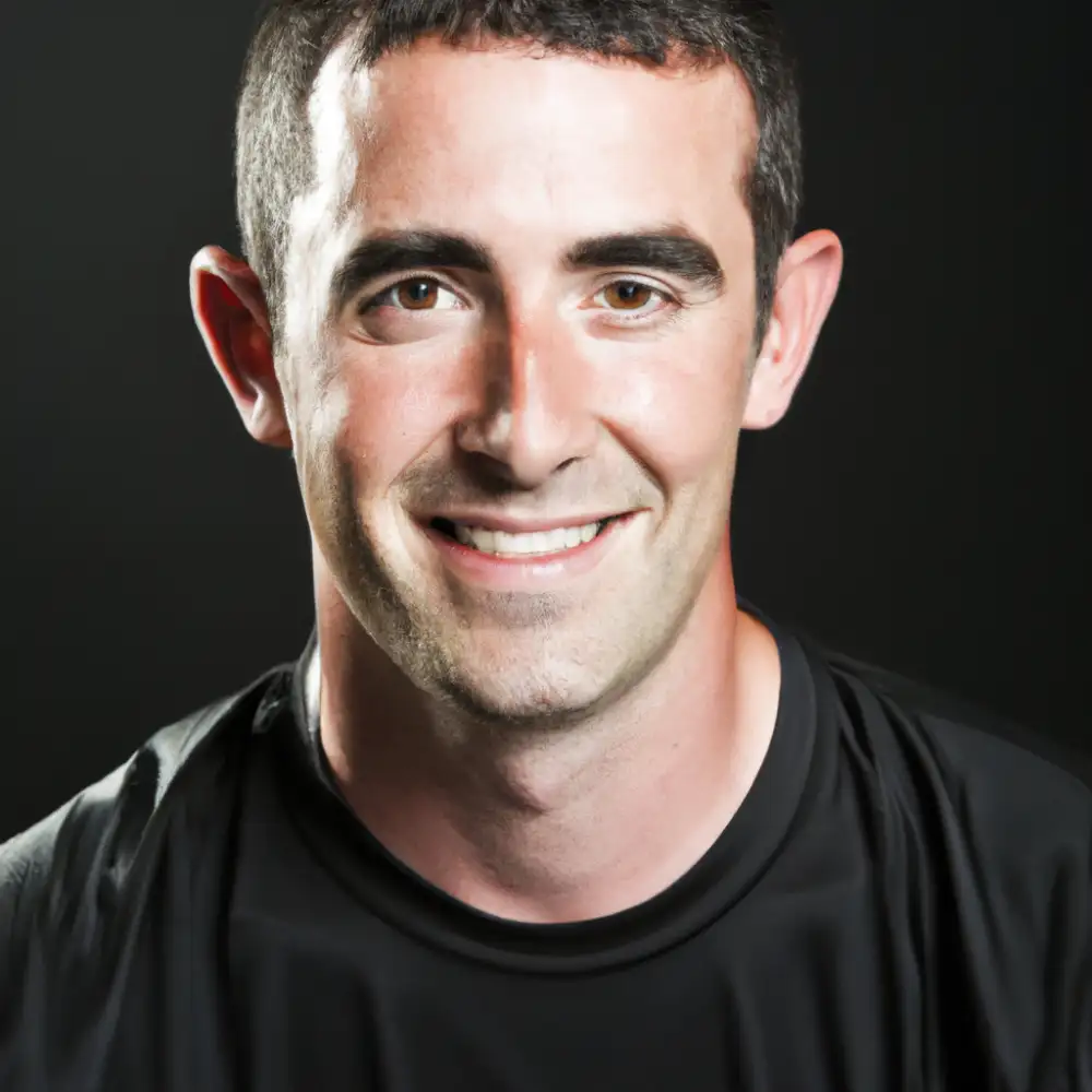 One possible random English name for the editor of "The Great Run - Blog for runners" could be: Owen Holland.